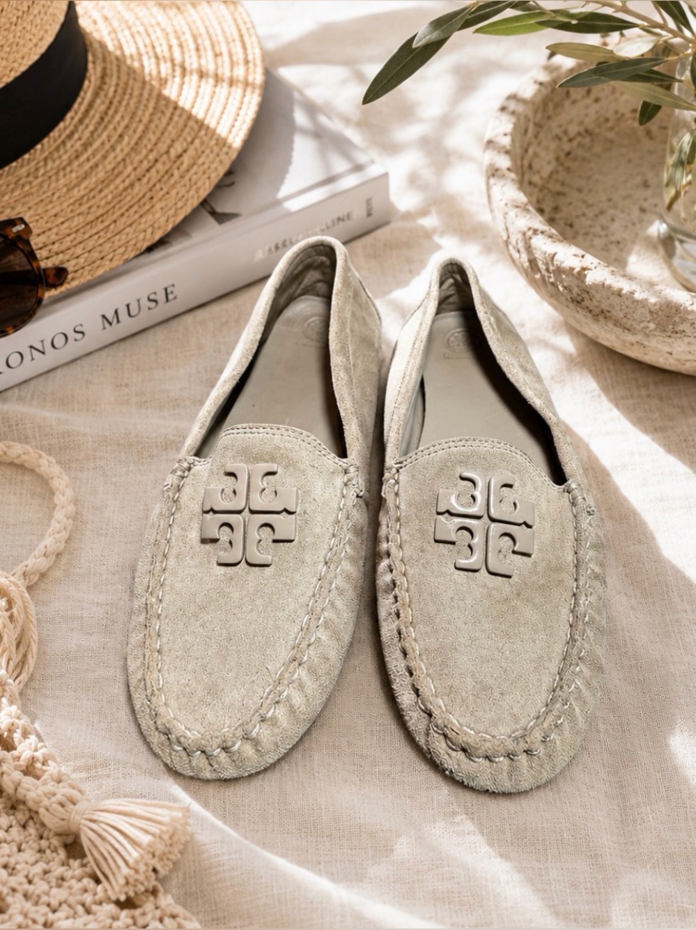 Tory Burch size 9.5 tan suede leather loafers